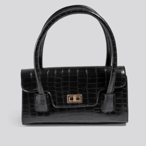 Svart handväska  - Säljer denna OTROLIGA väskan då den inte har kommit till användning för mig på två år..   Super fin och elegant! Finns både handtag och axelband till den.  Köpt för 349, säljer för 250