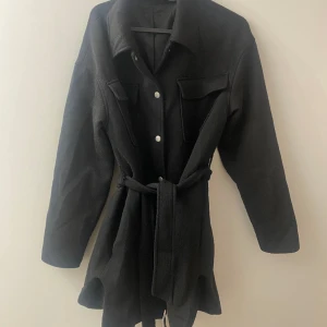 Kappa/jacka - Jacka/kappa till vår/hösten. Fin skick inga defekt eller skador