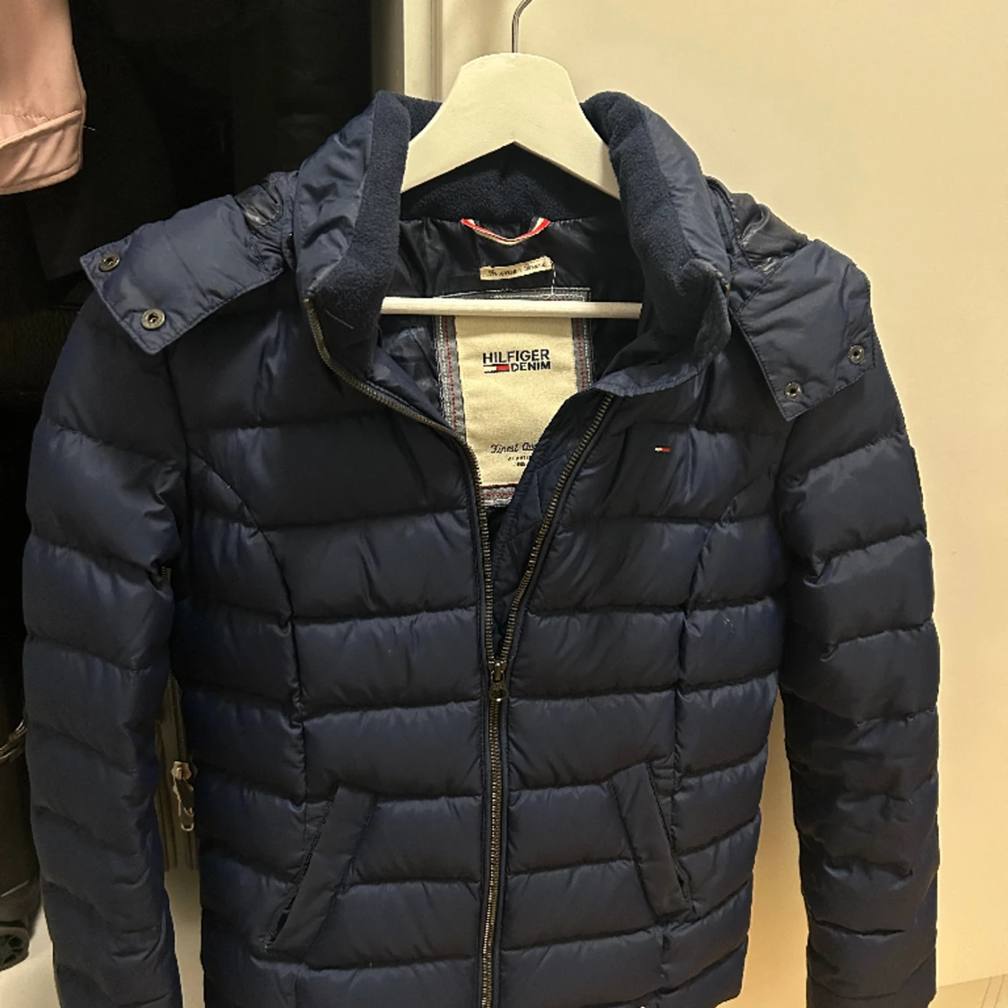 Tommy Hilfiger  - 91