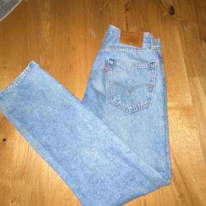 Ett par Levi’s jeans i storlek 29/32. Jeansen har inga defekter.  Hör av er vid funderingar!