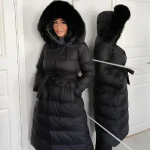 Säljer nu min jacka från femenina of Sweden då jag hade den förra vintern den är sparsamt använd och i mycket fint skick som ny kan mötas och fraktas! Nypris 3799 jag säljer den för 2500
