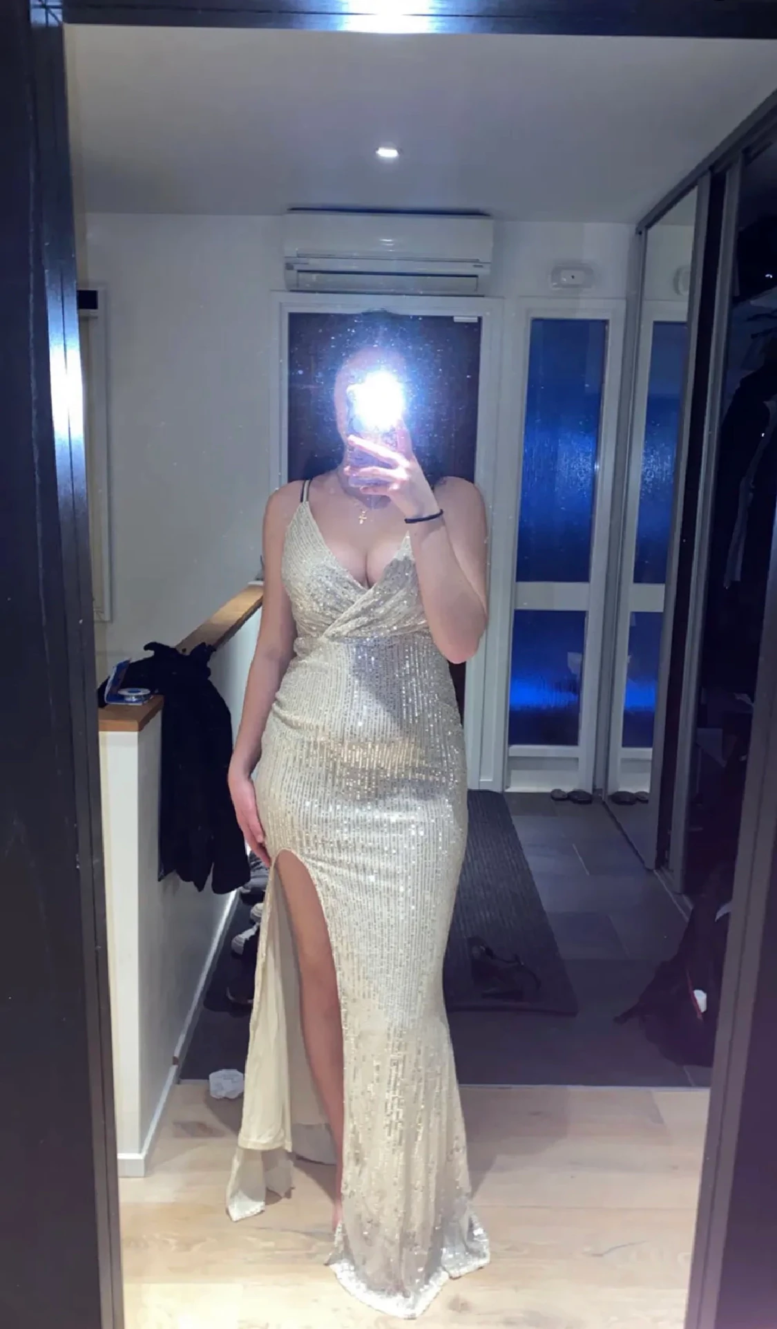 Guldig nyårsklänning