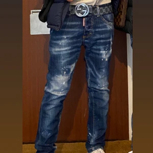 Dsquared2 Kids jeans - Size 10y / 144 cm. Använd ett fåtal gånger i väldigt fint skick.