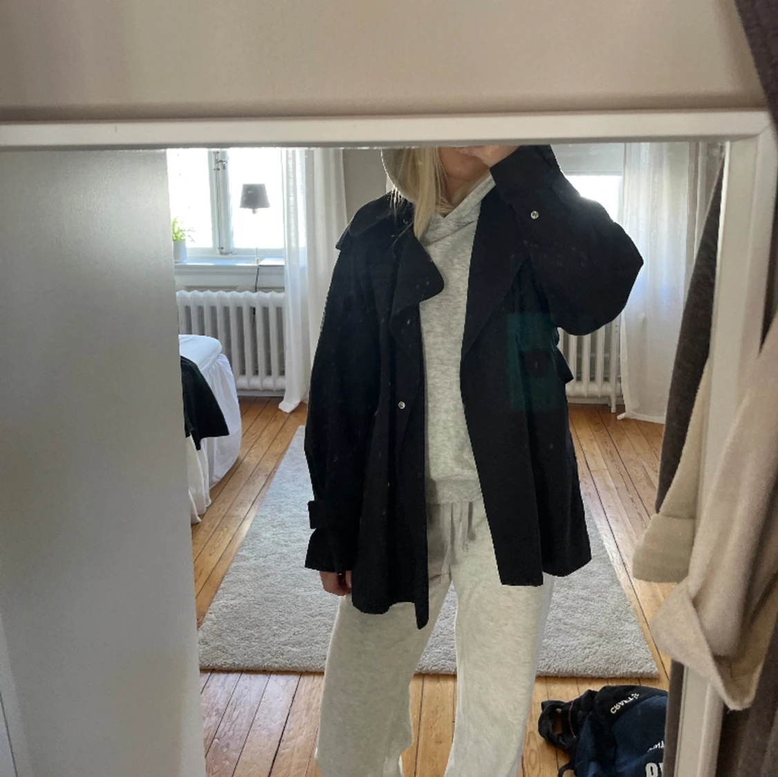 Kort trenchcoat från Arket - 90