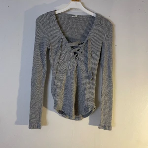 Grå tröja - Grå tröja som inte kommer till användning 