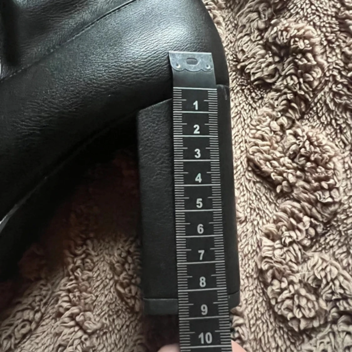 Svarta boots med högklack - 90