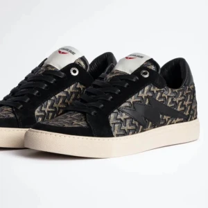 Zadig & Voltair - Säljer dessa Zadig & Voltair skor💗 Nypris ca 2600kr men säljer för 750kr. Det är lite slitna därav priset, men så värt. Pris kan diskuteras. Skriv för fler bilder💕