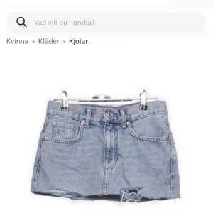 Jeanskjol från mango - Jeanskjol köpt på sellpy men från mango.  Storlek xs, säljer pga att den var för liten för mig. Aldrig använd enbart testad. Jättebra skick, inga defekter alls.