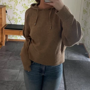 Stickad hoodie - Super skön beige stickad hoodie från H&M