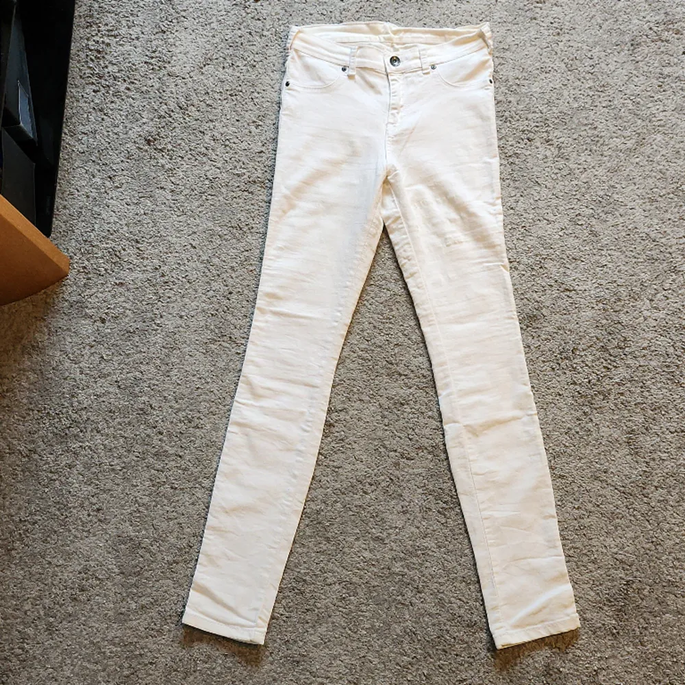 Fint skick, storlek M, typ 38, w29 Stretch och tunnare tyg . Jeans & Byxor.