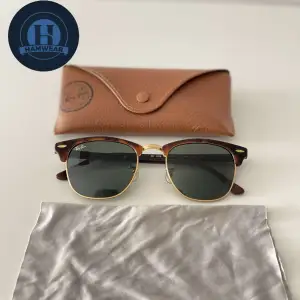 Tjena, säljer nu dessa feta Ray-Bans till ett sjukt bra pris, skick 10/10, nypris ca 1900kr säljer för 1499kr, vid fler bilder eller frågor skicka Pm // Mvh HamWear