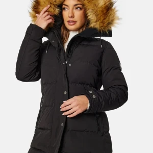 Hollies vinter jacka - Jätte bra skick knappt använd, kostar egentligen 4300 kr.