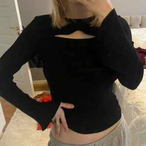 Svart topp - Väldigt bra skick! Använd endast en gång. 