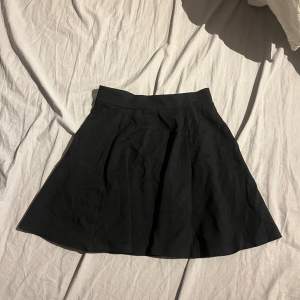 Svart kjol från h&m