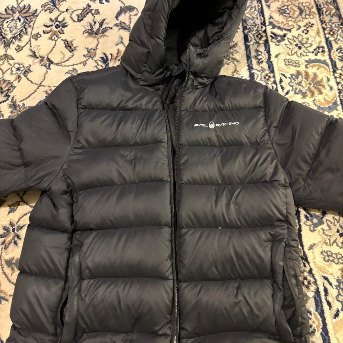 Sail racing cloud down hood jacka