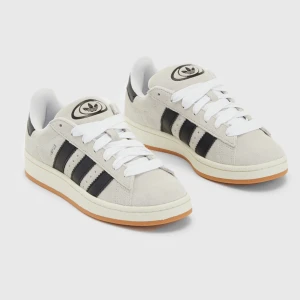 Adidas campus - Säljer mina fina adidas campus 00 i crystal white då jag inte använder dom! Endast använda ksk 3 gånger!!