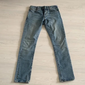 Ralph lauren jeans - Säljer dessa tvärfeta Ralph lauren jeans andvända Max 3 gånger dom är i nyskick , nypris runt 2000,
