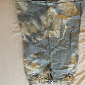 Jeanskjol mid  - Köpt på secondhand. Aldrig använd 