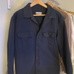 Overshirt - Tja, säljer min snålt använda overshirt från Mango!  Skick 9/10