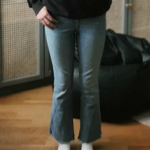 Bootcut jeans!  - Riktigt snygga bootcut jeans från Zara! De är i storlek S men passar även mig med xxs-xs, skriv för mer info💞