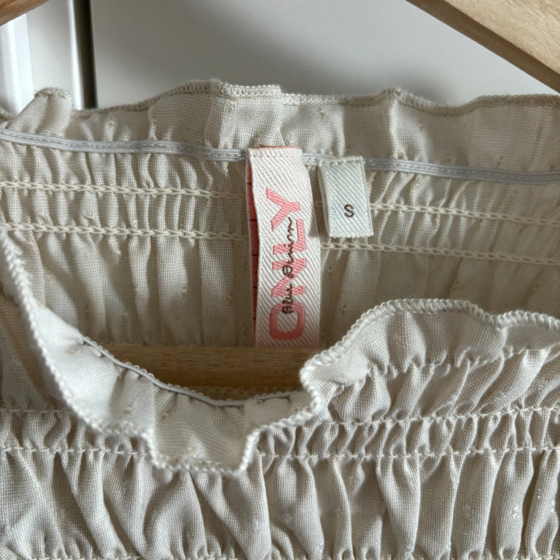 Topp med puffärmar - 90