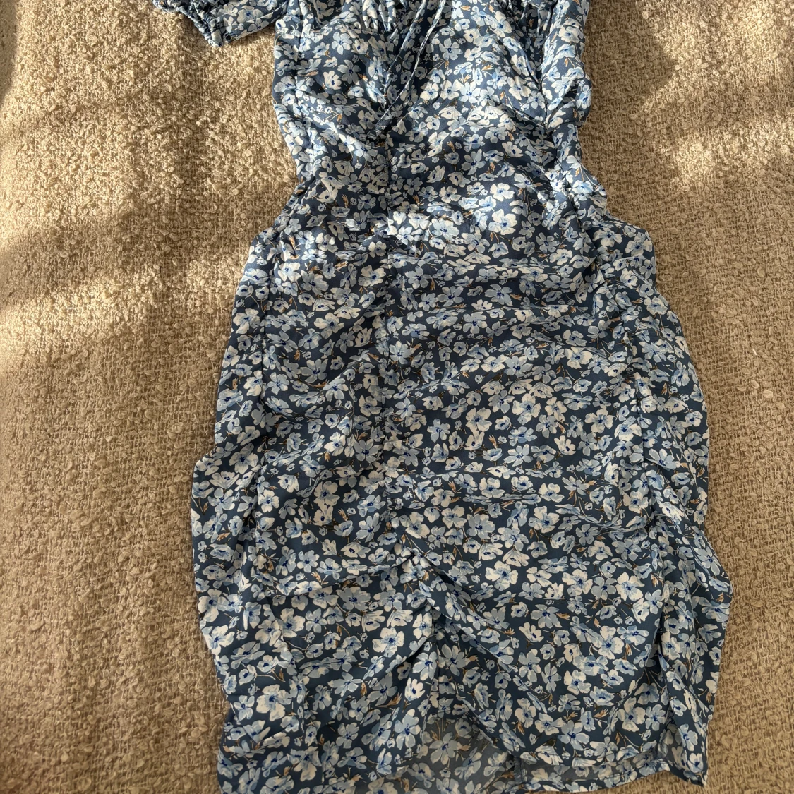 Blå blommig klänning  - 91