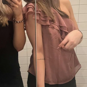 Bubbleroom topp 🩷 - Säljer denna supersöta toppen från bubbleroom då den tyvärr inte passar mig! I superskick! ⭐️⭐️