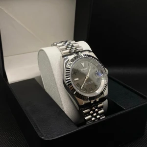 Seiko  - Beställningar och frågor hanteras via insta📥