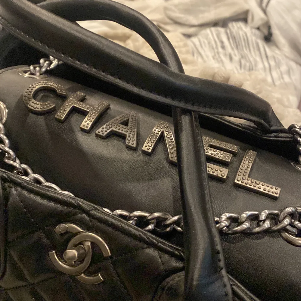 Jätte fin Chanel väska. NY, fin kvalitet. . Väskor.