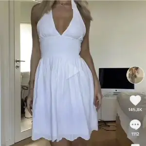 En vit sommar/student klänning 