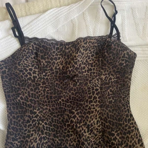 Zara topp❤️ - Slutsåld zara korsett i storlek s men passar som xs mer ❤️ använd 3 gånger 🩷 kan mötas upp i Sthlm eller frakta 