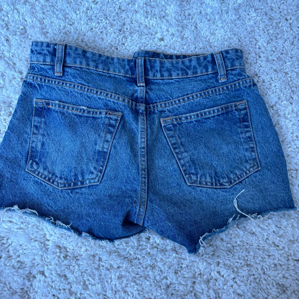 Jätte fina zara shorts, använda Max 5 gånger. . Shorts.