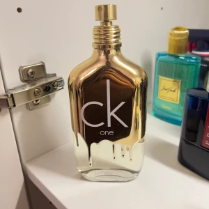 Ck one parfym - Calvin klein ONE  Nypris: 800kr 