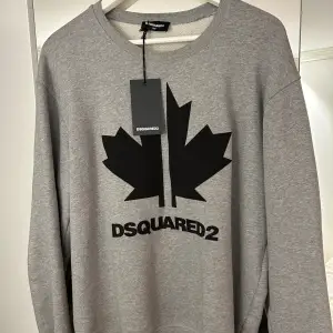 Dsquared2 tröja inhandlad på KidsBrandStore  Passar en S  Tags sitter kvar. 