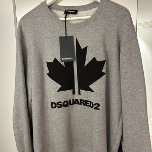 Dsquared tröja  - Dsquared2 tröja inhandlad på KidsBrandStore  Passar en S  Tags sitter kvar. 
