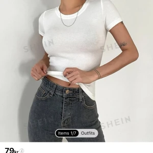 Tshirt  - Oanvänd tshirt från shein, väldigt skönt typ stickat material & lite genomskinlig. Lik intimissmi tshirtsen 🤍 strl s passar både större och mindre eftersom den är stretchig