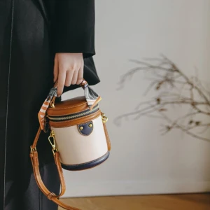 Axelremsväska - Som ny, aldrig använt. Fick den som present men inte riktigt min stil 😊