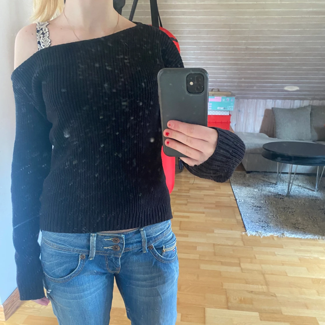 Stickad one shoulder tröja ifrån Even&Odd