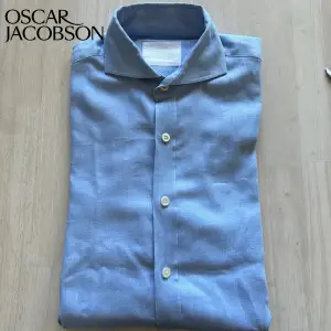 Riktigt snygg Oscar Jacobson skjorta som passar perfekt nu till sommarn | skick 9.5/10 | nypris: 1400 vid snabb affär 349