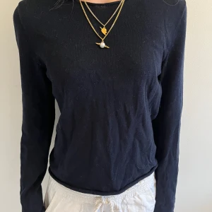 Söt brandy tröja  - Fint skick och skönt material. Den är från brandy Melville och är one size