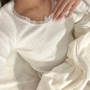 Brandy melville långärmaf - Super söt tröja från brandy melville! storlek S