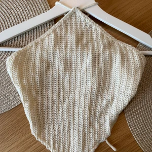 Linne - Aldrig använd. Vit/beige. Sand färgad