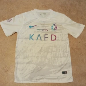 Fotbollsträja - Storlek M riktigt fin tröja 