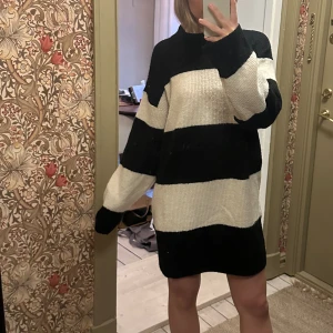 Dress h&m - Perfekt vår Klänning från H&M Storlek s  Använd en gång 