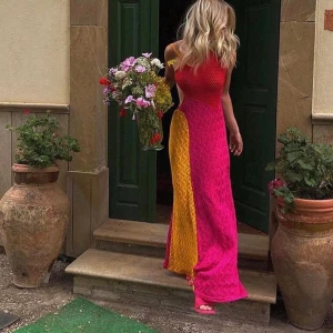 Sommarklänning - Superfin sommarklänning, som ny. Känns lyxig och annorlunda. 