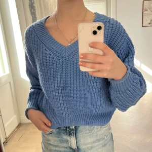 Stickad tröja - Stickad tröja i tjockare material, så fin och härligt material