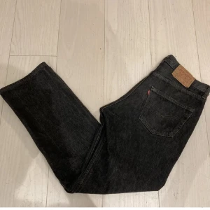 Levis 501 - Ok skick lite slitet, men är fortfarande väldigt snygga.