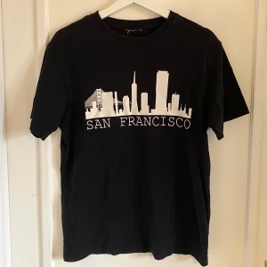 T shirt med tryck - Cool t-shirt💃🏼 Använd fåtal gånger.