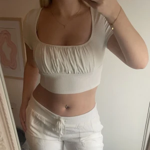 Topp / T-shirt  - Använt fåtal gånger, inga defekter!💞