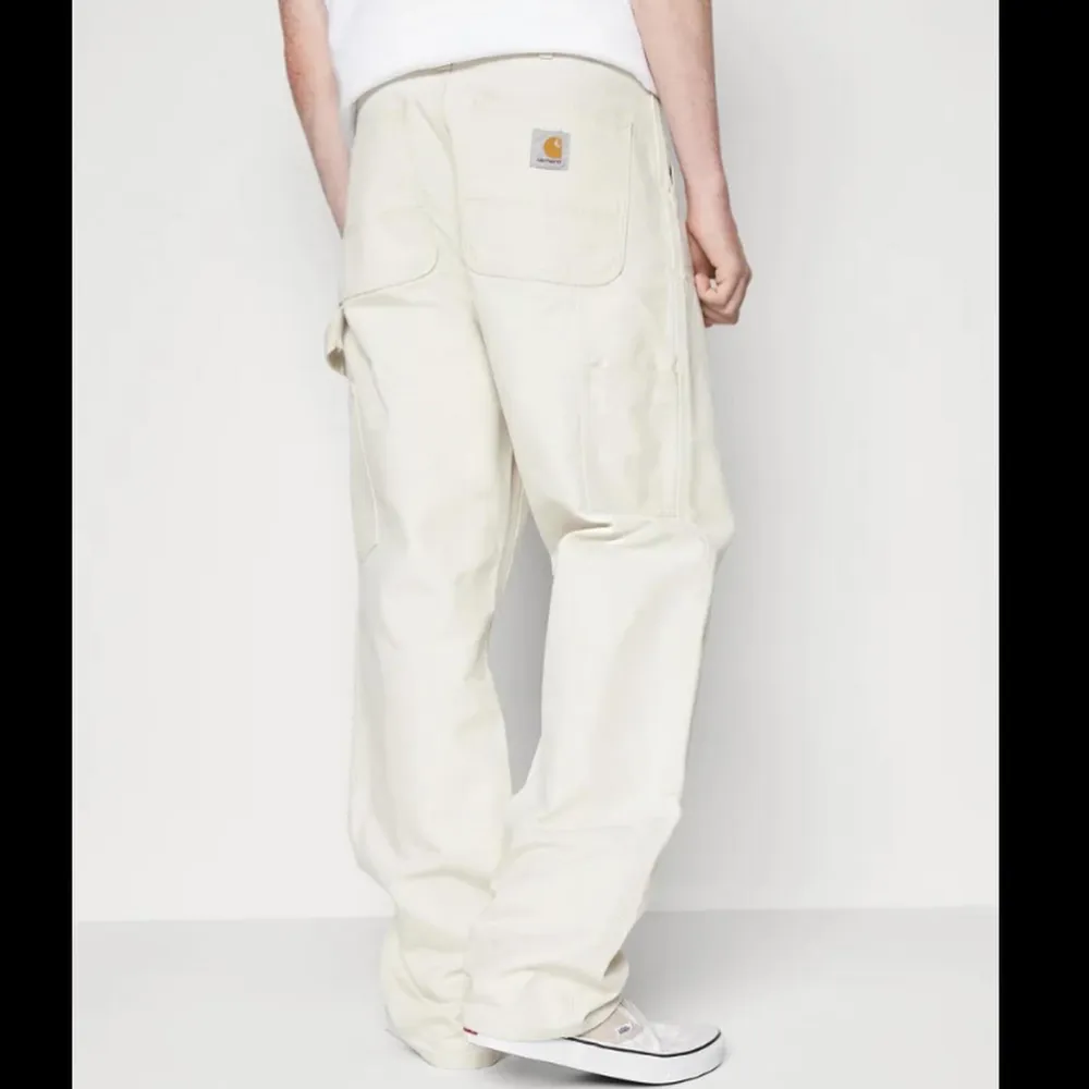 carhartt single knee pant 32x32 brand new with tags salt aged canvas (lighter irl, see last pic) 700kr. Jeans & Byxor.